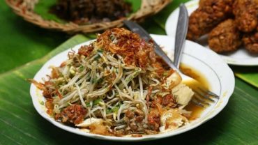 Cara Membuat Lontong Balap Surabaya